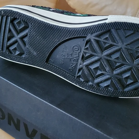 Chuck Taylor 70 HI Sneakers - Picture 4 of 4